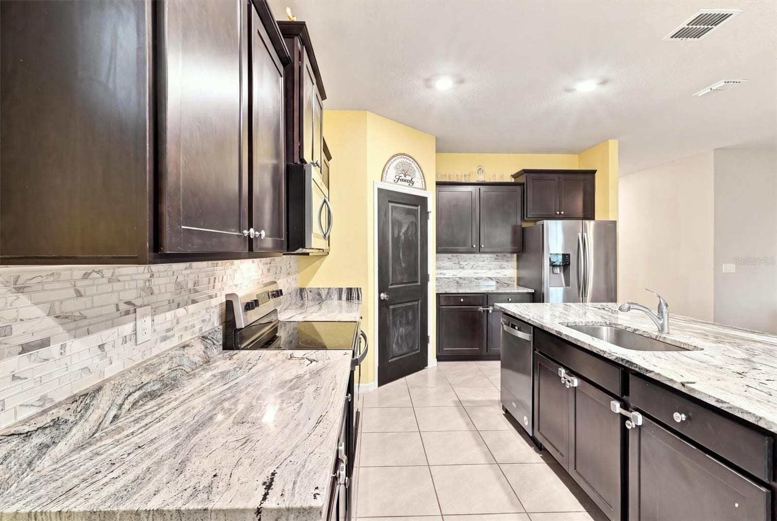 Single Family Residence at 5310 SUNSHINE DR, WILDWOOD, photo 5 of 43