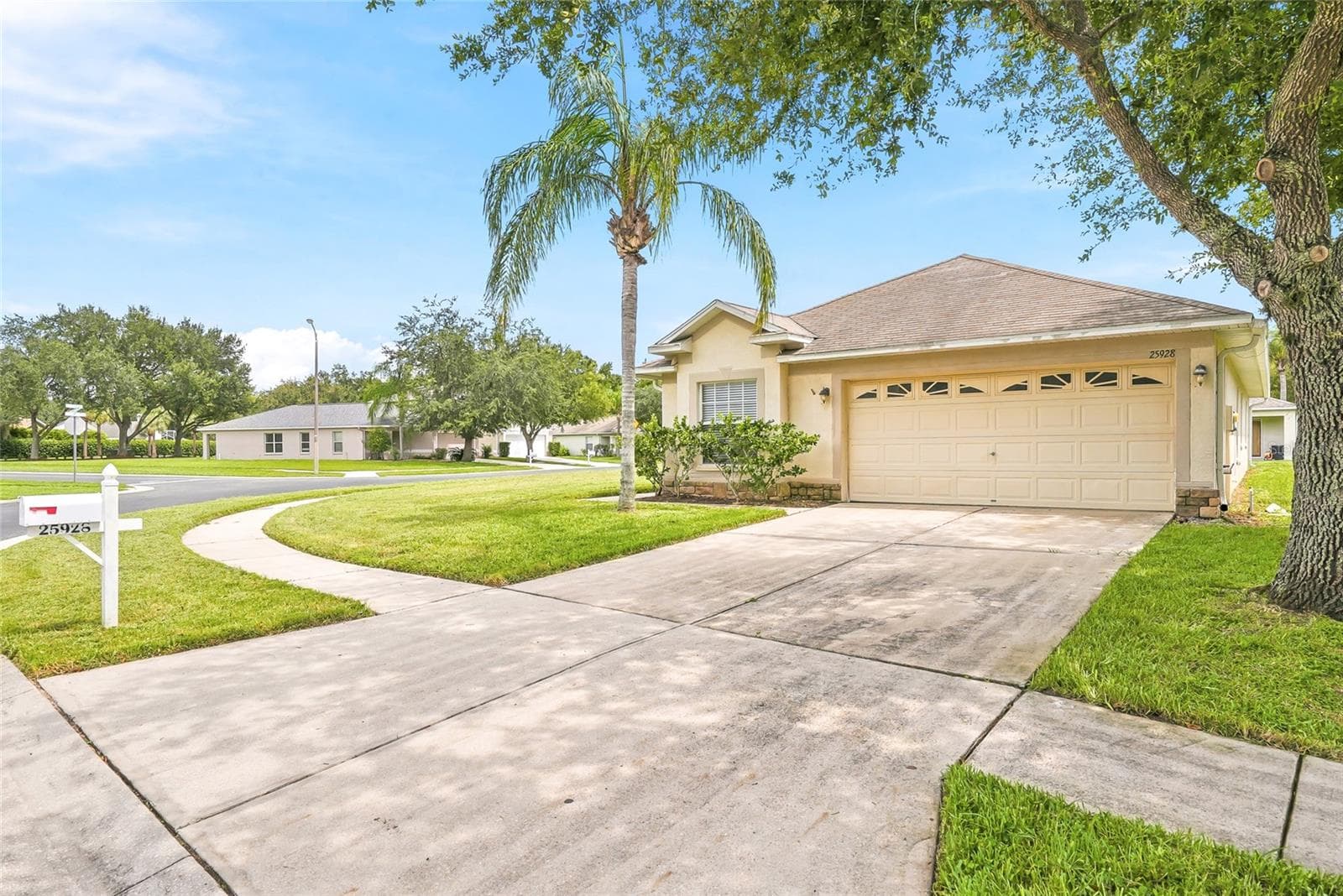 Single Family Residence at 25928 CRIPPEN DR, LAND O LAKES, photo 2 of 35