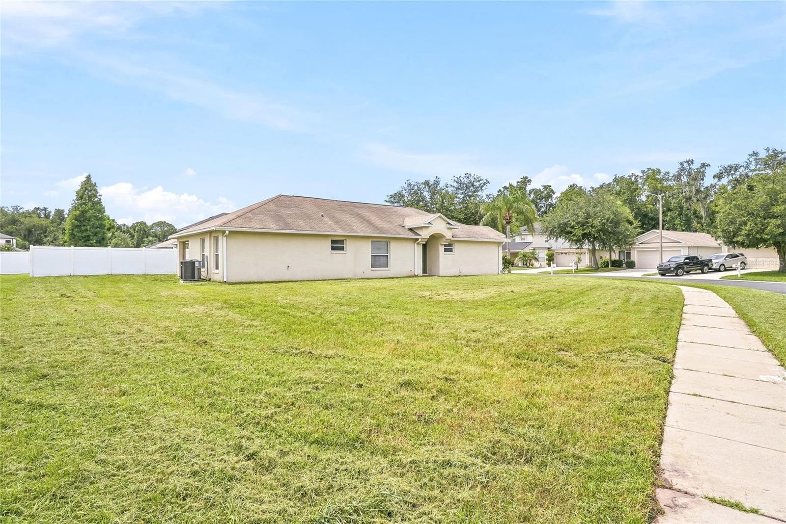 Single Family Residence at 25928 CRIPPEN DR, LAND O LAKES, photo 28 of 35