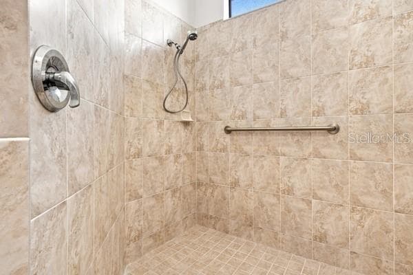 Oversized shower - 1884 BATELLO DR, VENICE
