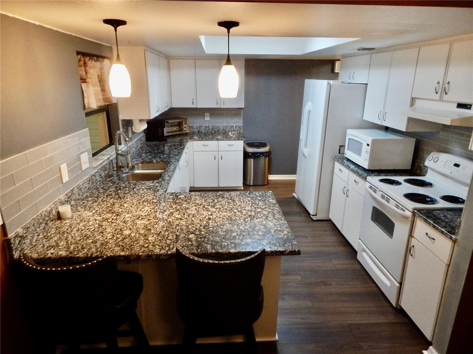 Single Family Residence at 7353 APPLEGATE DR, ZEPHYRHILLS, photo 2 of 18