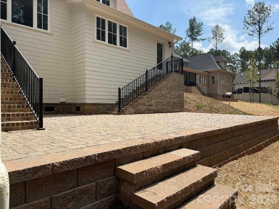 Backyard Patio - 8016 Gulf Creek Road, Lancaster