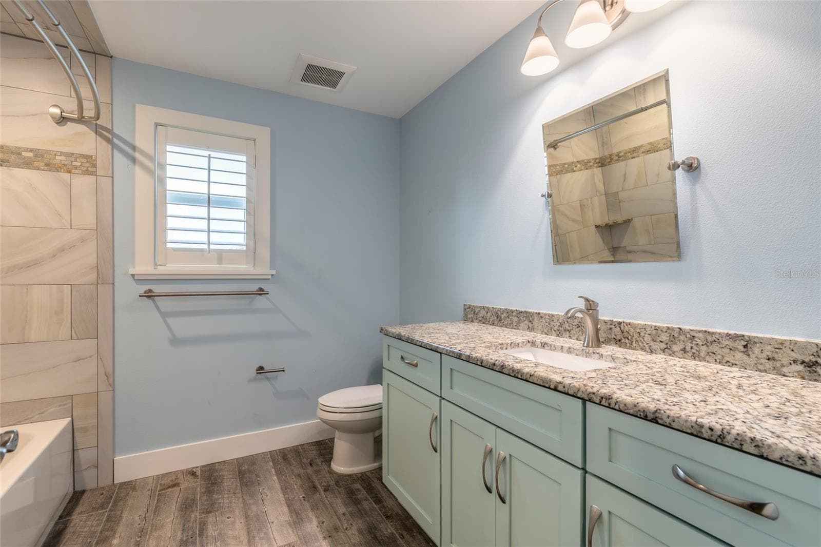 Guest Bath - 130 HERNANDEZ AVE, ORMOND BEACH