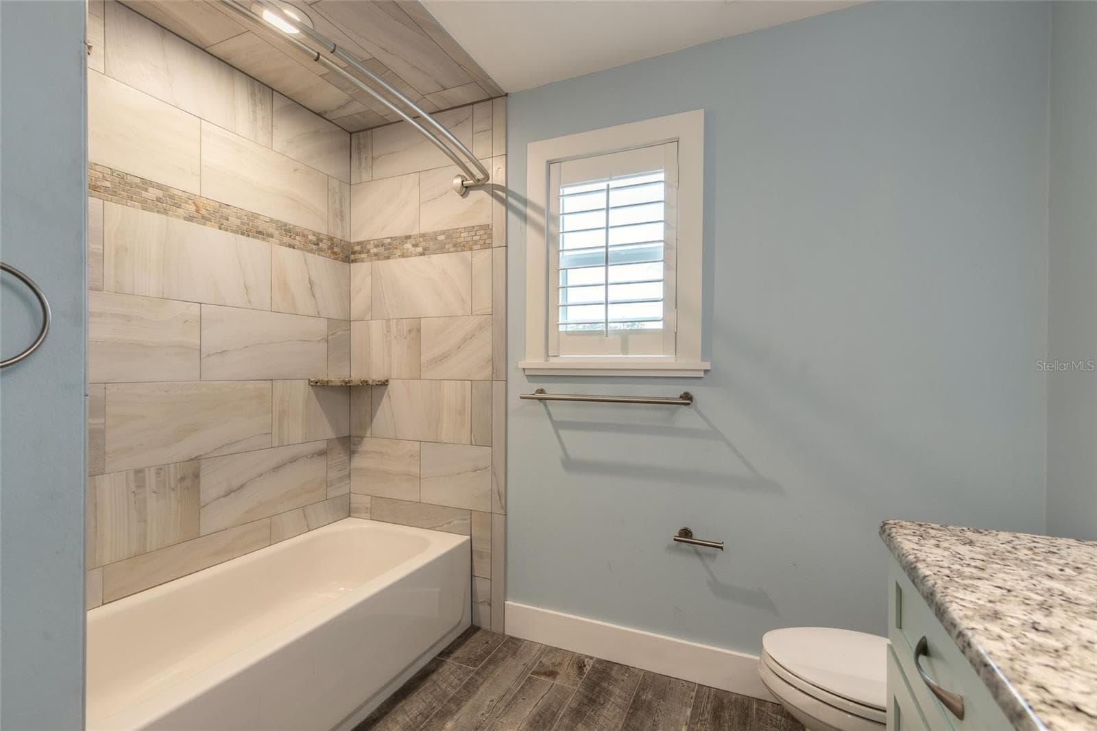 Guest Bath Shower - 130 HERNANDEZ AVE, ORMOND BEACH