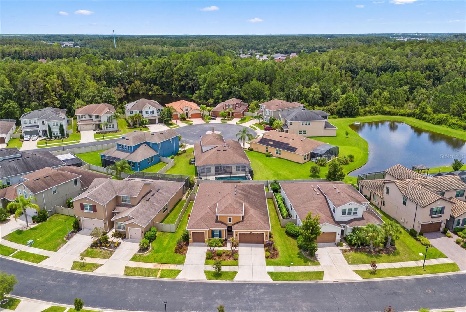 Single Family Residence at 1723 WHITEWILLOW DR, WESLEY CHAPEL, photo 4 of 85