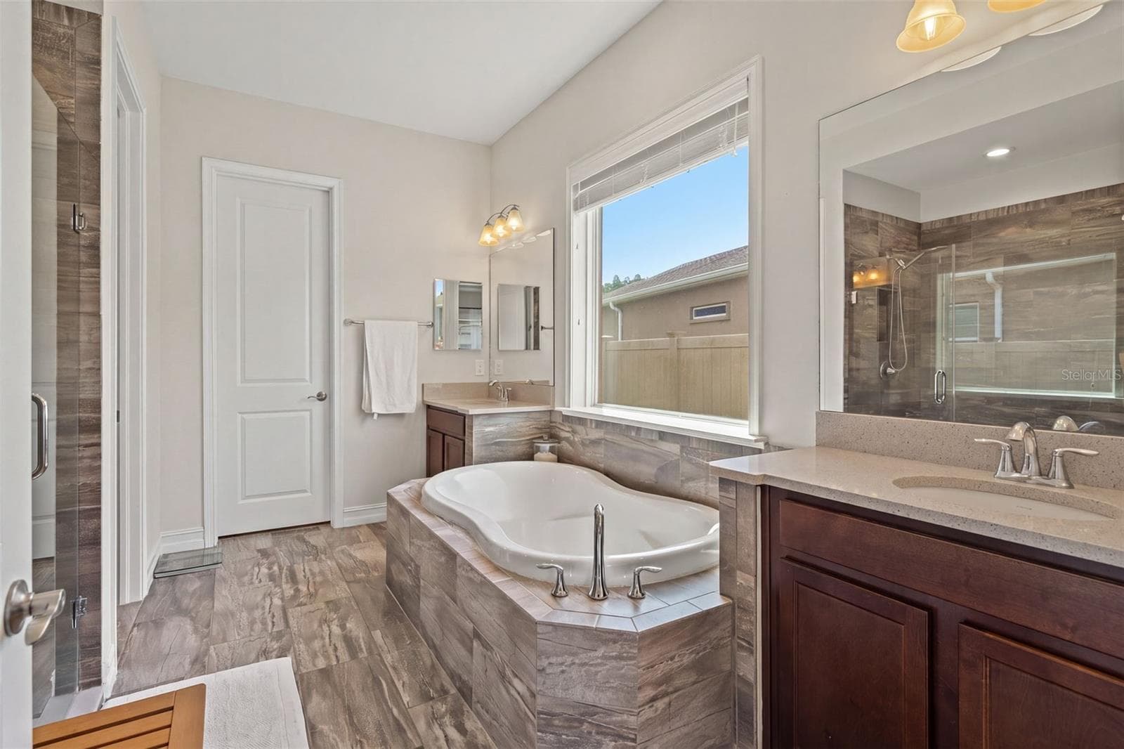 Single Family Residence at 1723 WHITEWILLOW DR, WESLEY CHAPEL, photo 16 of 85