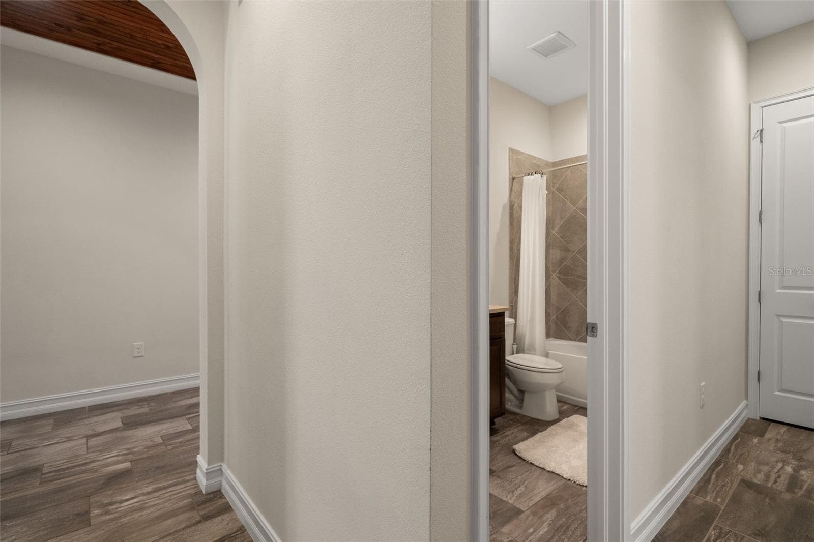 Single Family Residence at 1723 WHITEWILLOW DR, WESLEY CHAPEL, photo 27 of 85