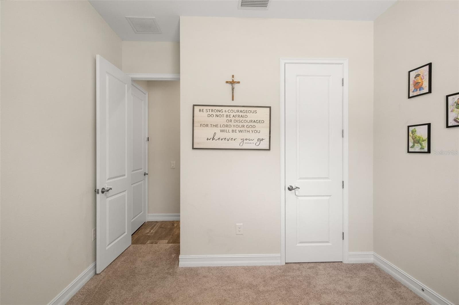 Single Family Residence at 1723 WHITEWILLOW DR, WESLEY CHAPEL, photo 33 of 85