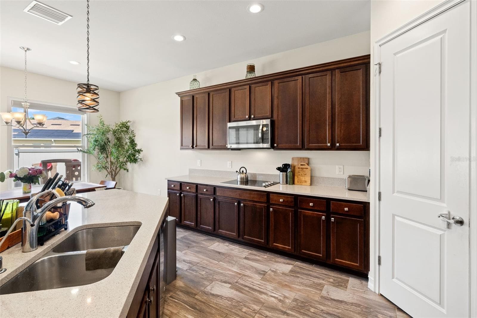 Single Family Residence at 1723 WHITEWILLOW DR, WESLEY CHAPEL, photo 39 of 85