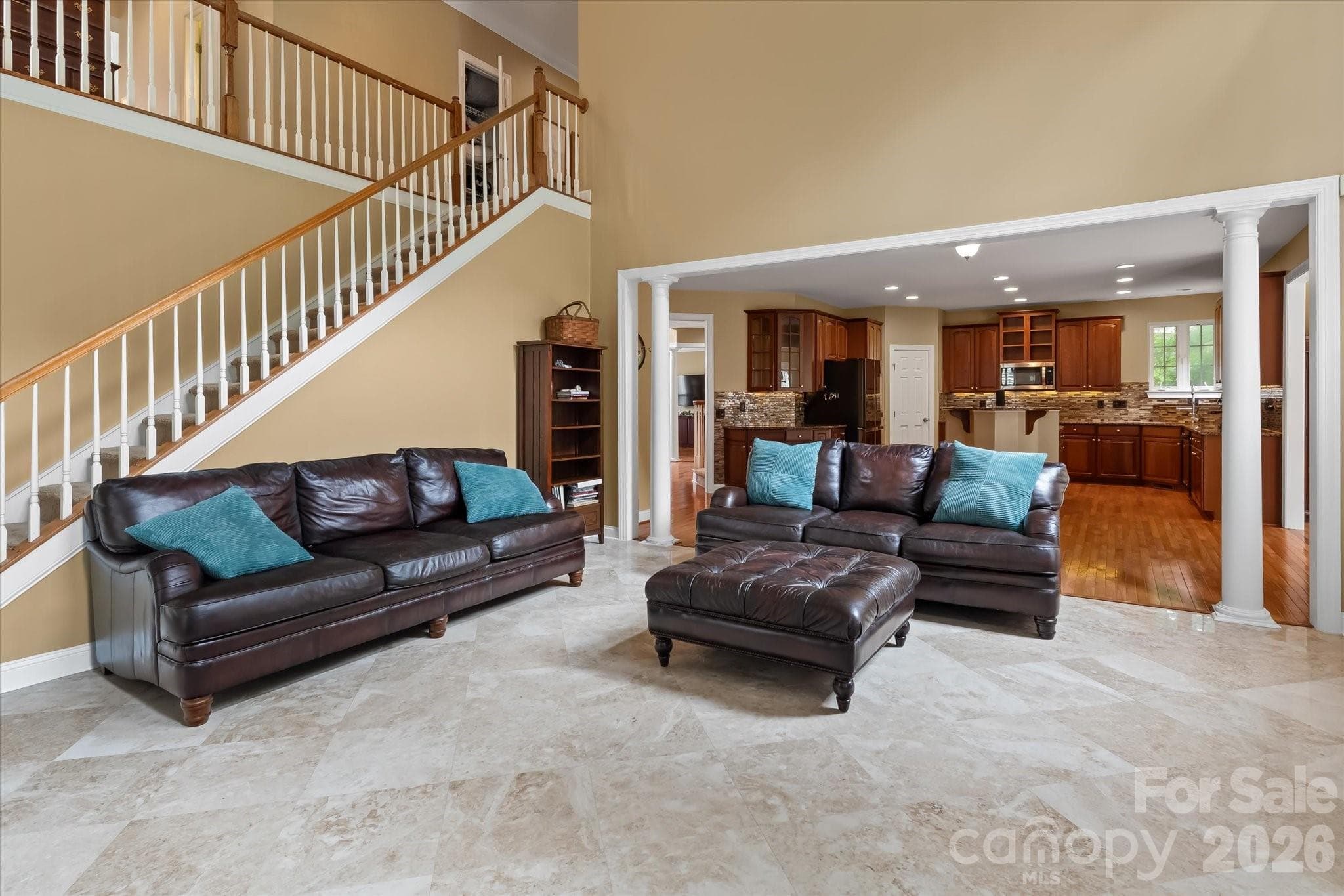 2-Story Great Room - 309 Stonewater Bay Lane, Mount Holly