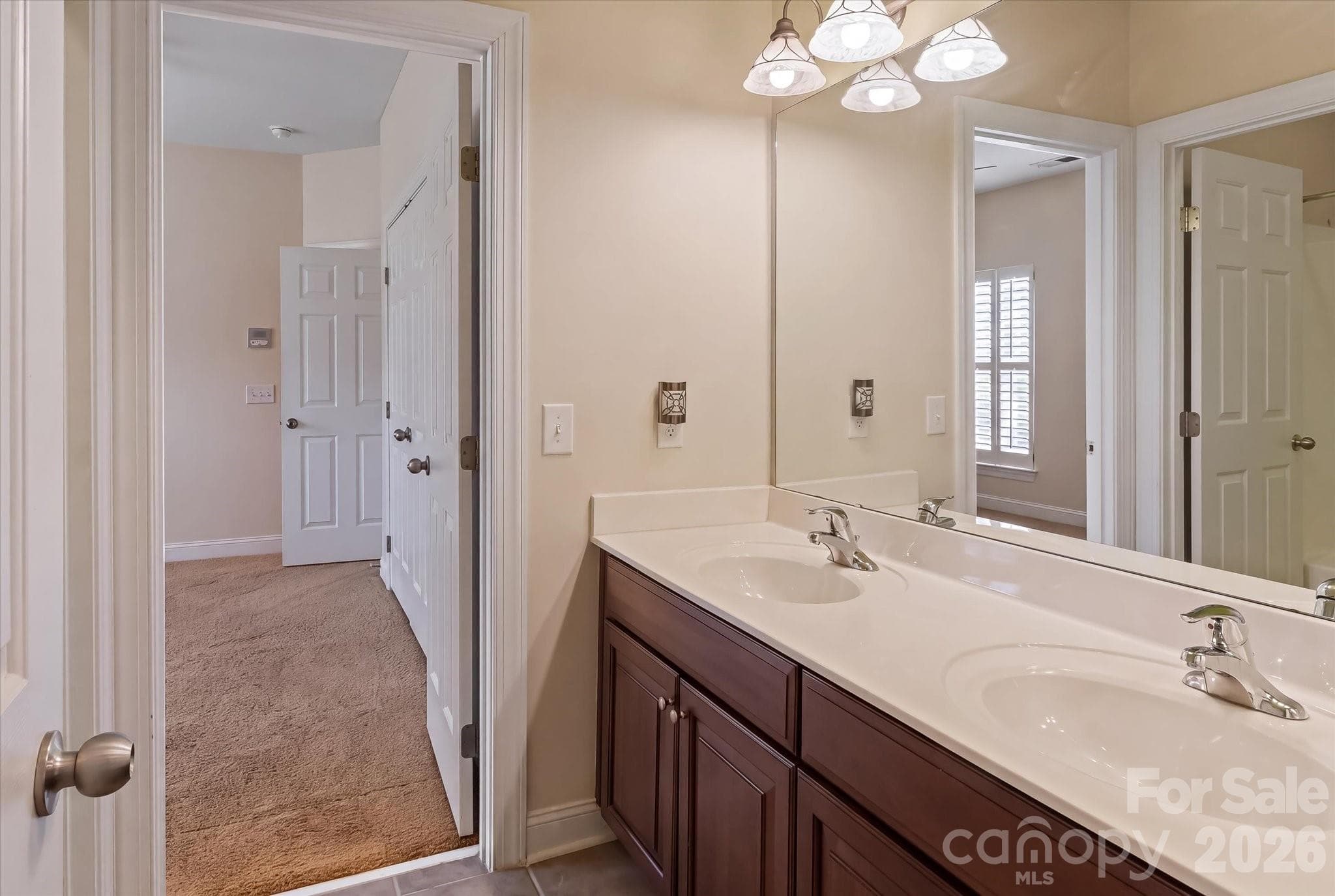 Jack & Jill Bath - 309 Stonewater Bay Lane, Mount Holly