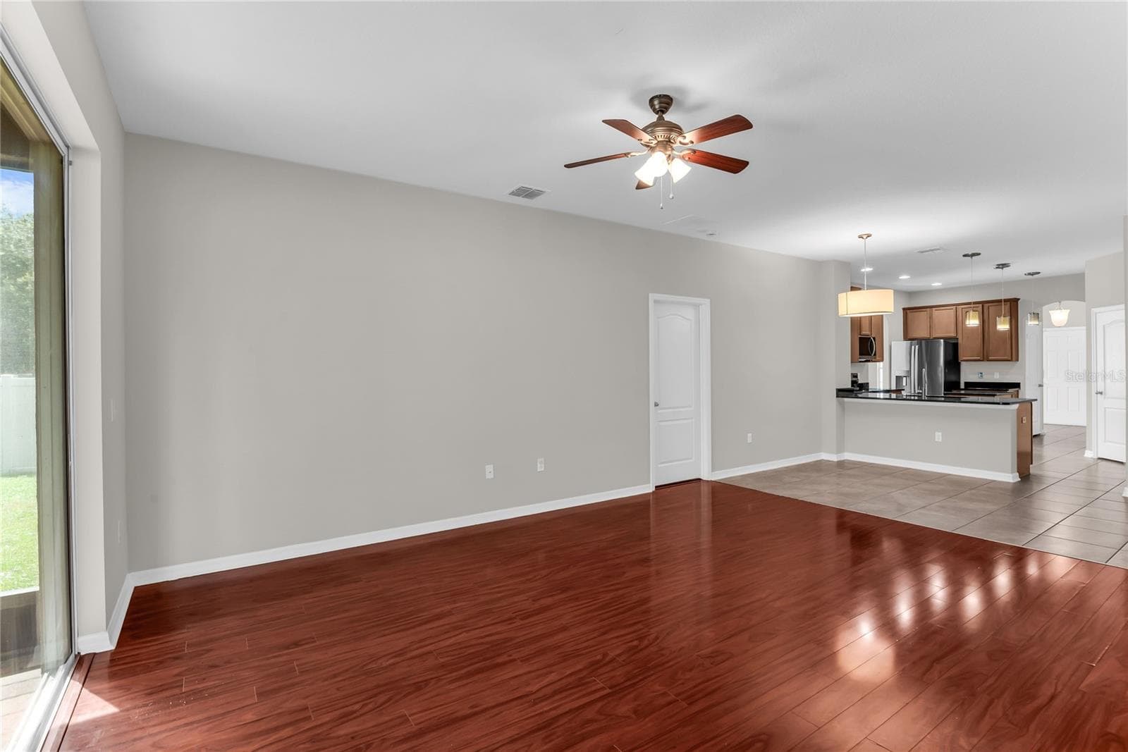 Family Room & Kitchen - 847 AYDEN OAK LN, OCOEE