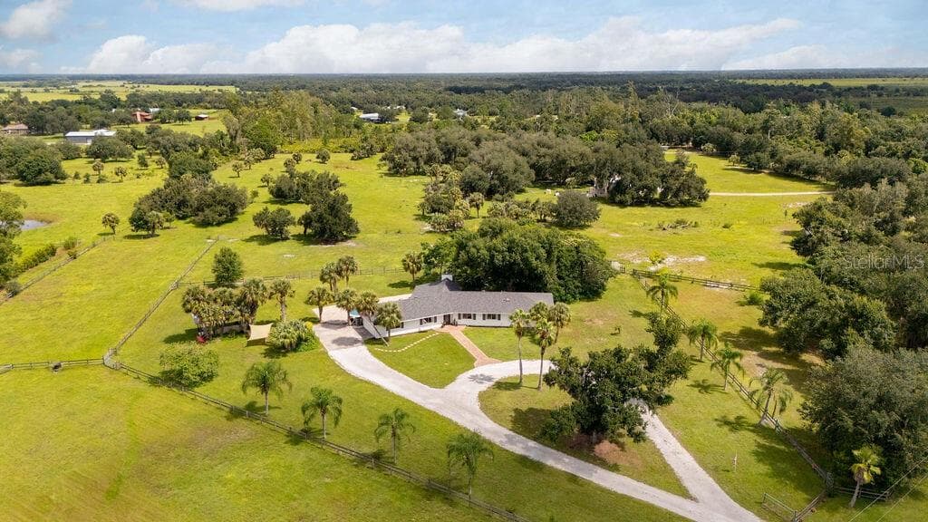Single Family Residence at 5240 MYAKKA VALLEY TRL, SARASOTA, photo 2 of 42
