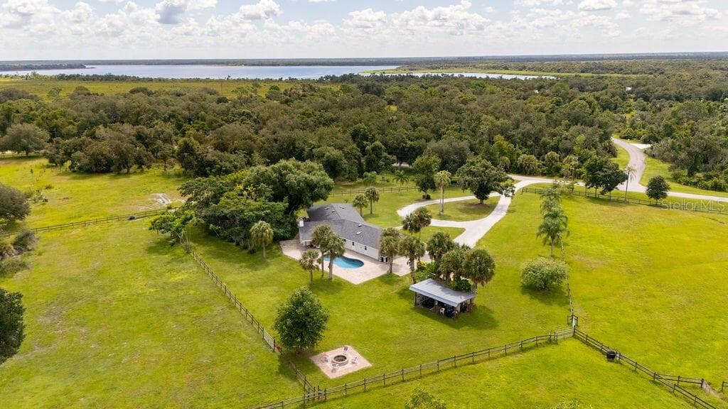 Single Family Residence at 5240 MYAKKA VALLEY TRL, SARASOTA, photo 3 of 42