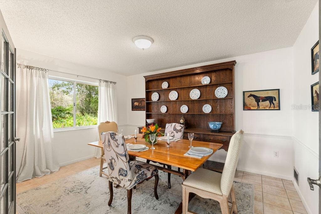 Single Family Residence at 5240 MYAKKA VALLEY TRL, SARASOTA, photo 11 of 42