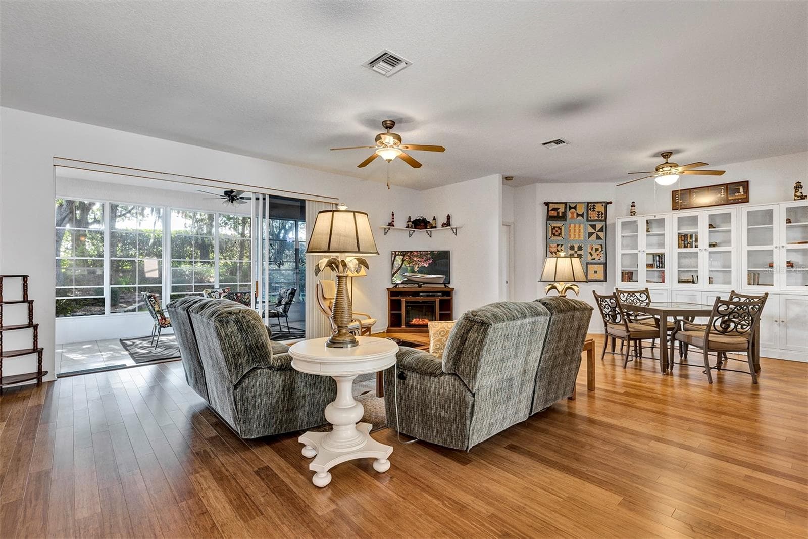Single Family Residence at 4958 PORTSMOUTH ST, TAVARES, photo 6 of 76