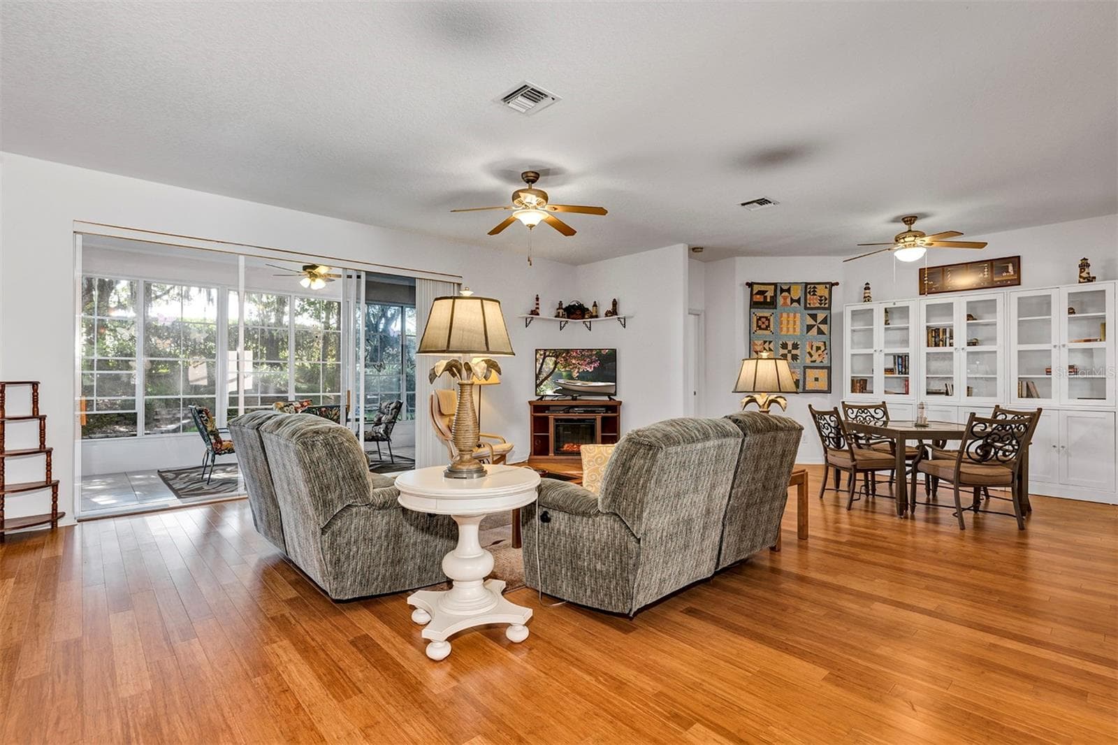 Single Family Residence at 4958 PORTSMOUTH ST, TAVARES, photo 15 of 76