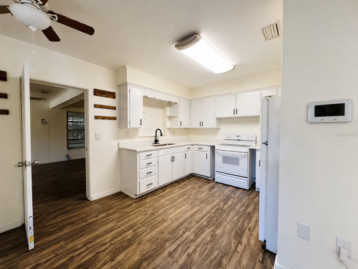 Single Family Residence at 501 AVENUE G SE, WINTER HAVEN, photo 4 of 27