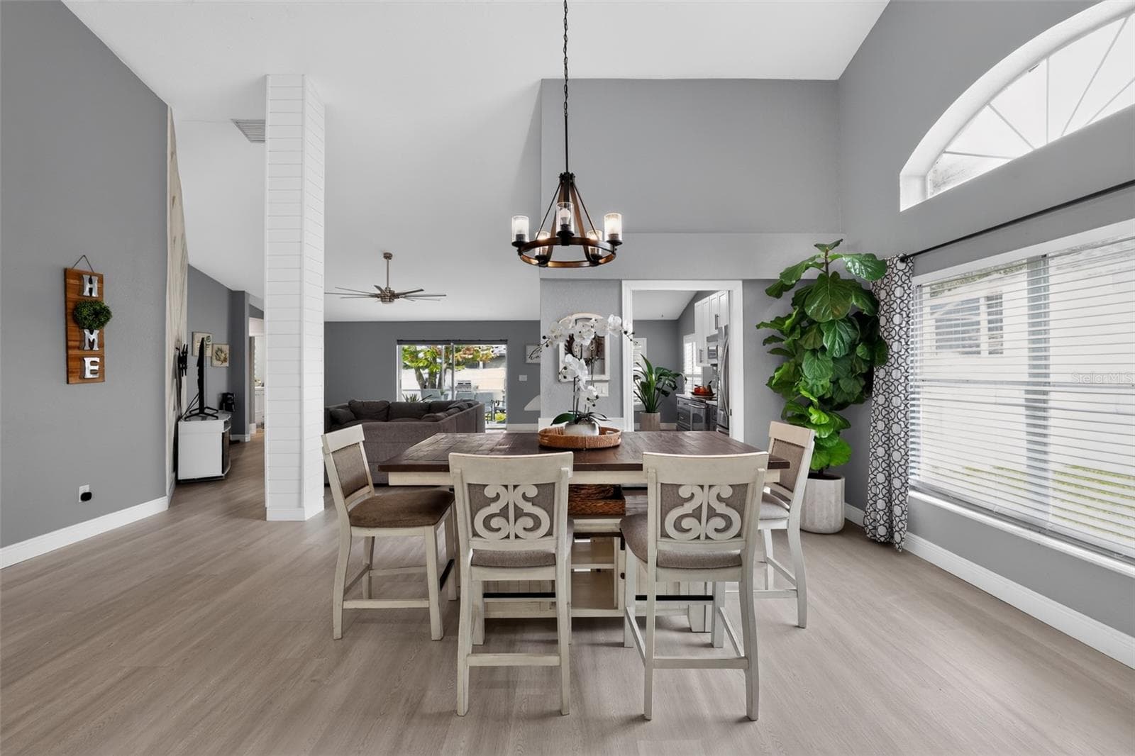 Single Family Residence at 17721 HAMPSHIRE OAK DR, TAMPA, photo 12 of 35