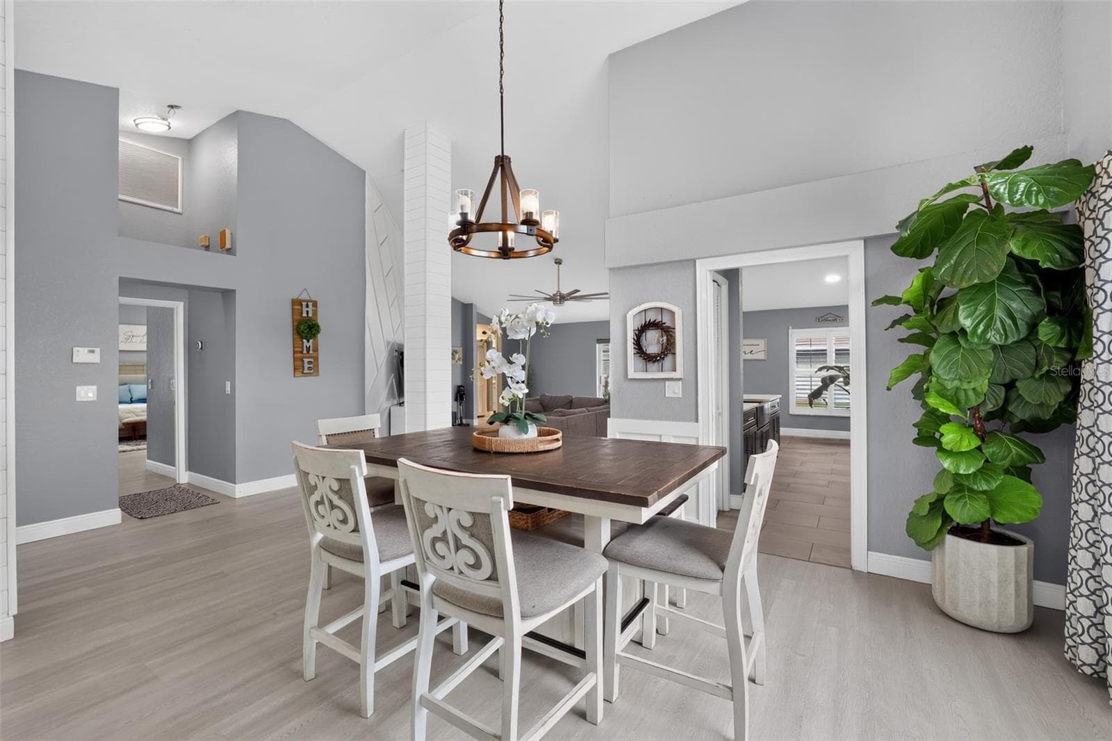 Single Family Residence at 17721 HAMPSHIRE OAK DR, TAMPA, photo 13 of 35