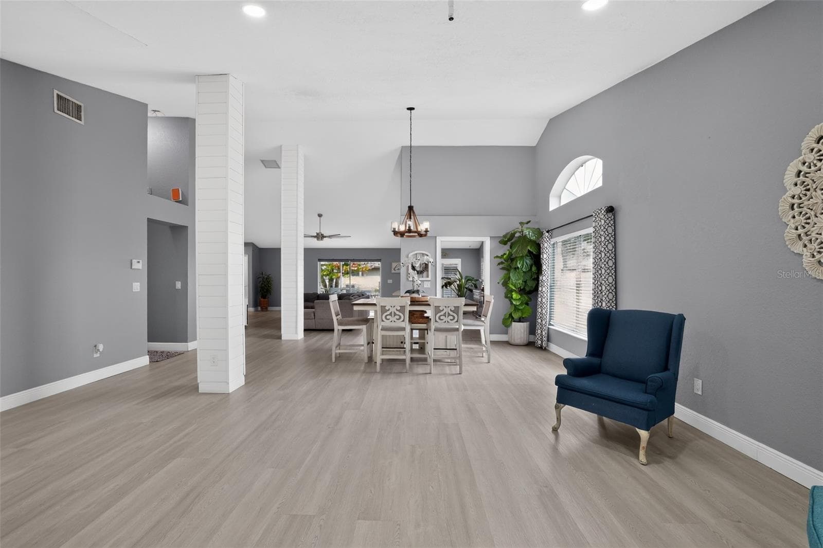 Single Family Residence at 17721 HAMPSHIRE OAK DR, TAMPA, photo 15 of 35