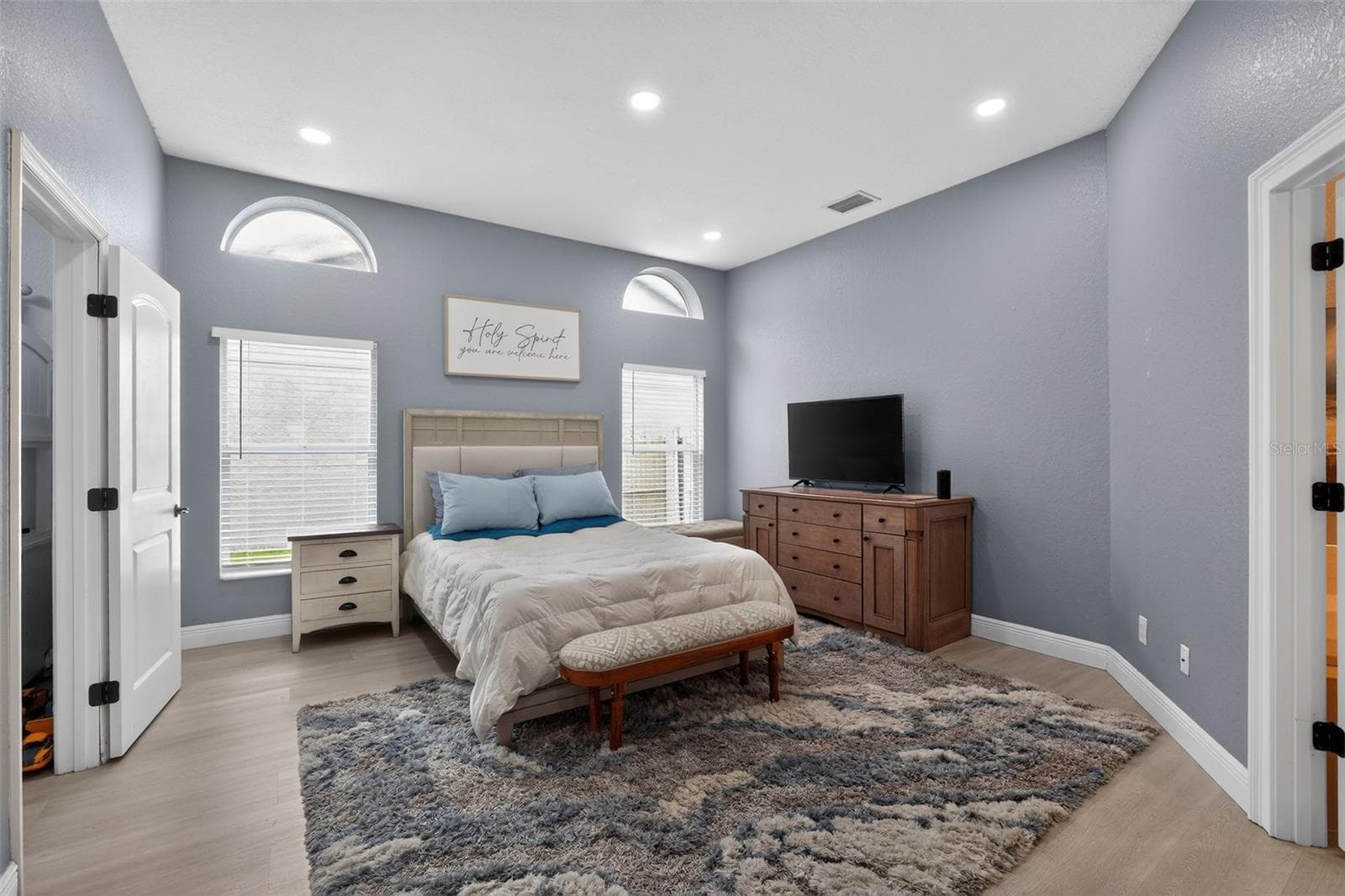 Single Family Residence at 17721 HAMPSHIRE OAK DR, TAMPA, photo 18 of 35