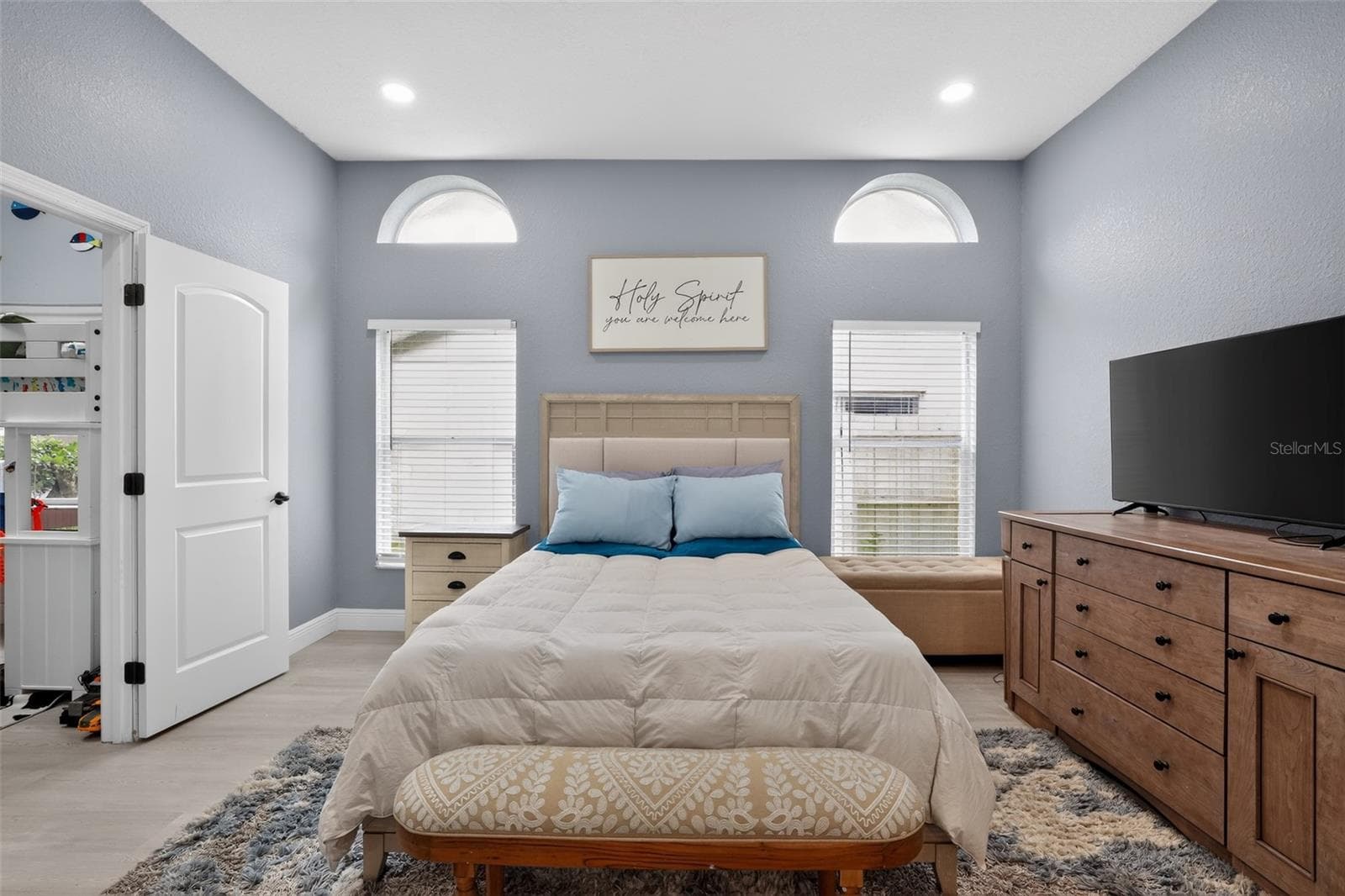 Single Family Residence at 17721 HAMPSHIRE OAK DR, TAMPA, photo 19 of 35