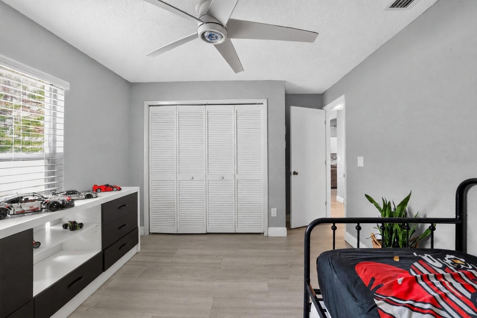 Single Family Residence at 17721 HAMPSHIRE OAK DR, TAMPA, photo 29 of 35
