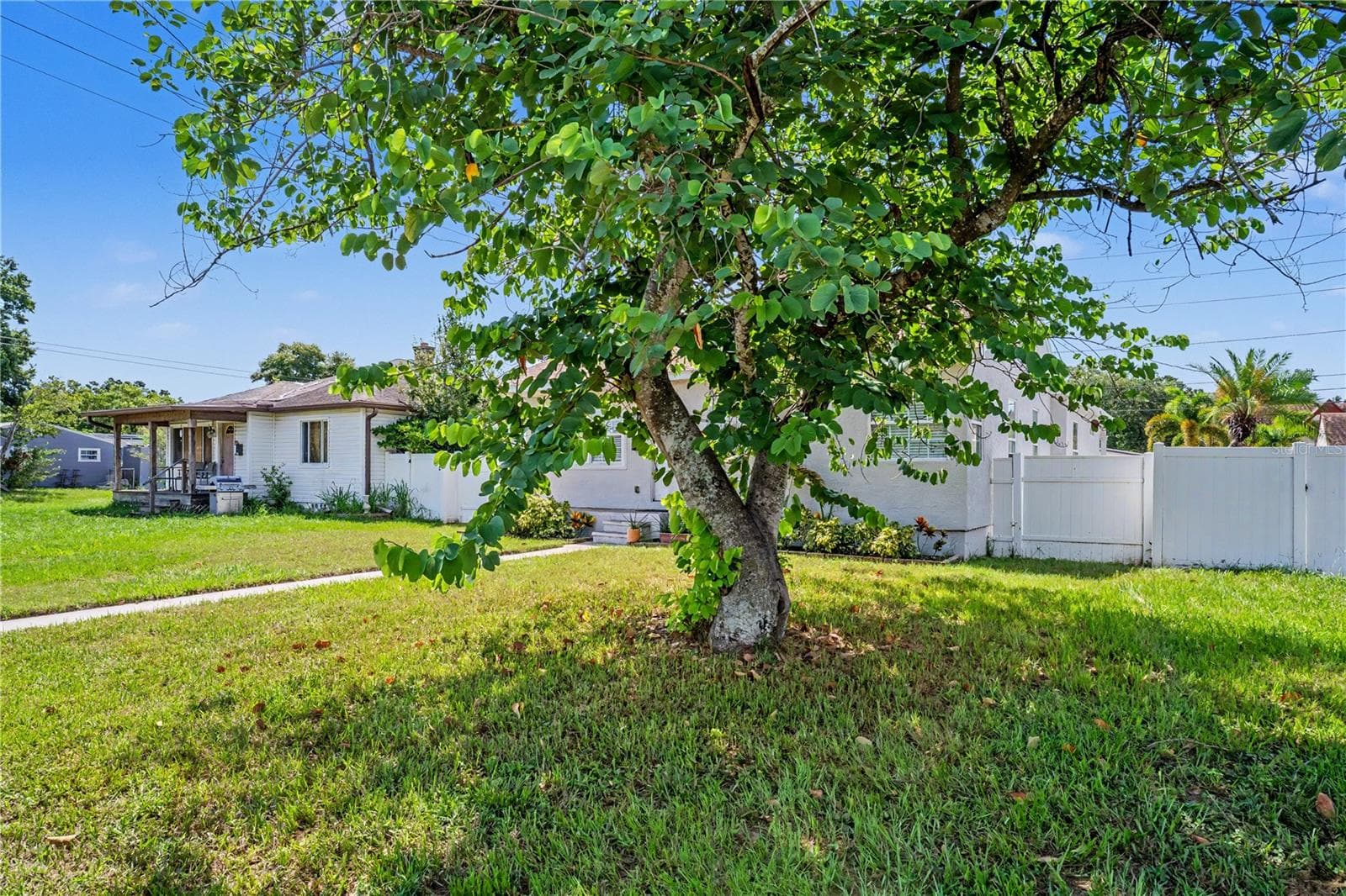 Single Family Residence at 5210 4TH AVE N, ST PETERSBURG, photo 3 of 41