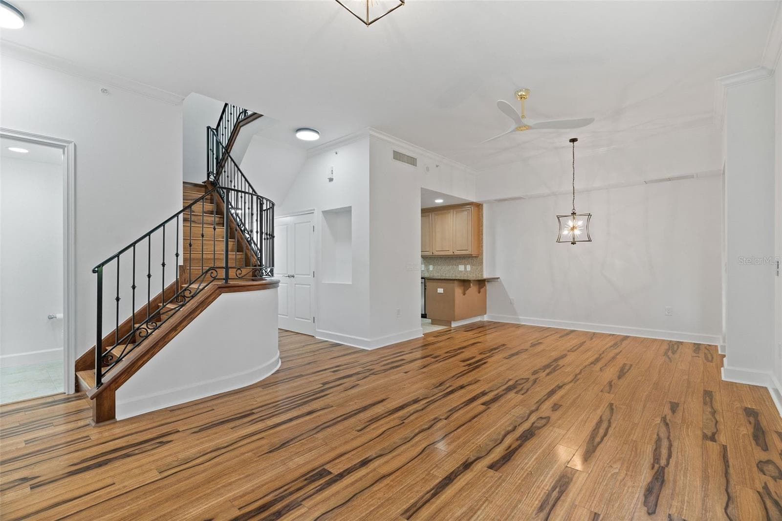 Townhouse at 300 BEACH DR NE #309, ST PETERSBURG, photo 5 of 41