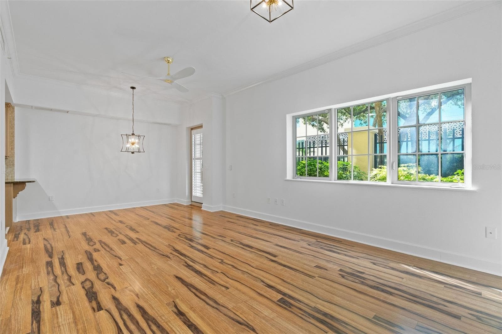 Townhouse at 300 BEACH DR NE #309, ST PETERSBURG, photo 7 of 41