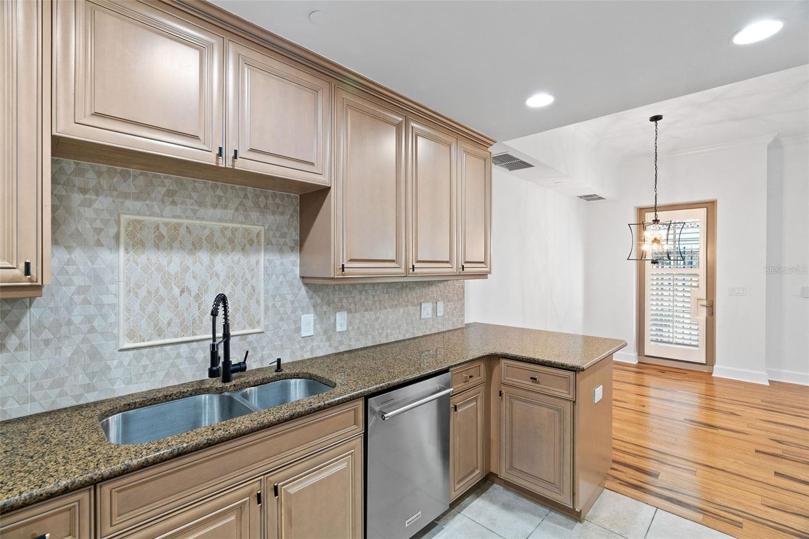 Townhouse at 300 BEACH DR NE #309, ST PETERSBURG, photo 11 of 41