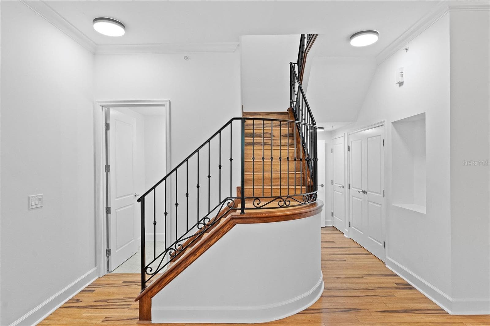 Townhouse at 300 BEACH DR NE #309, ST PETERSBURG, photo 12 of 41