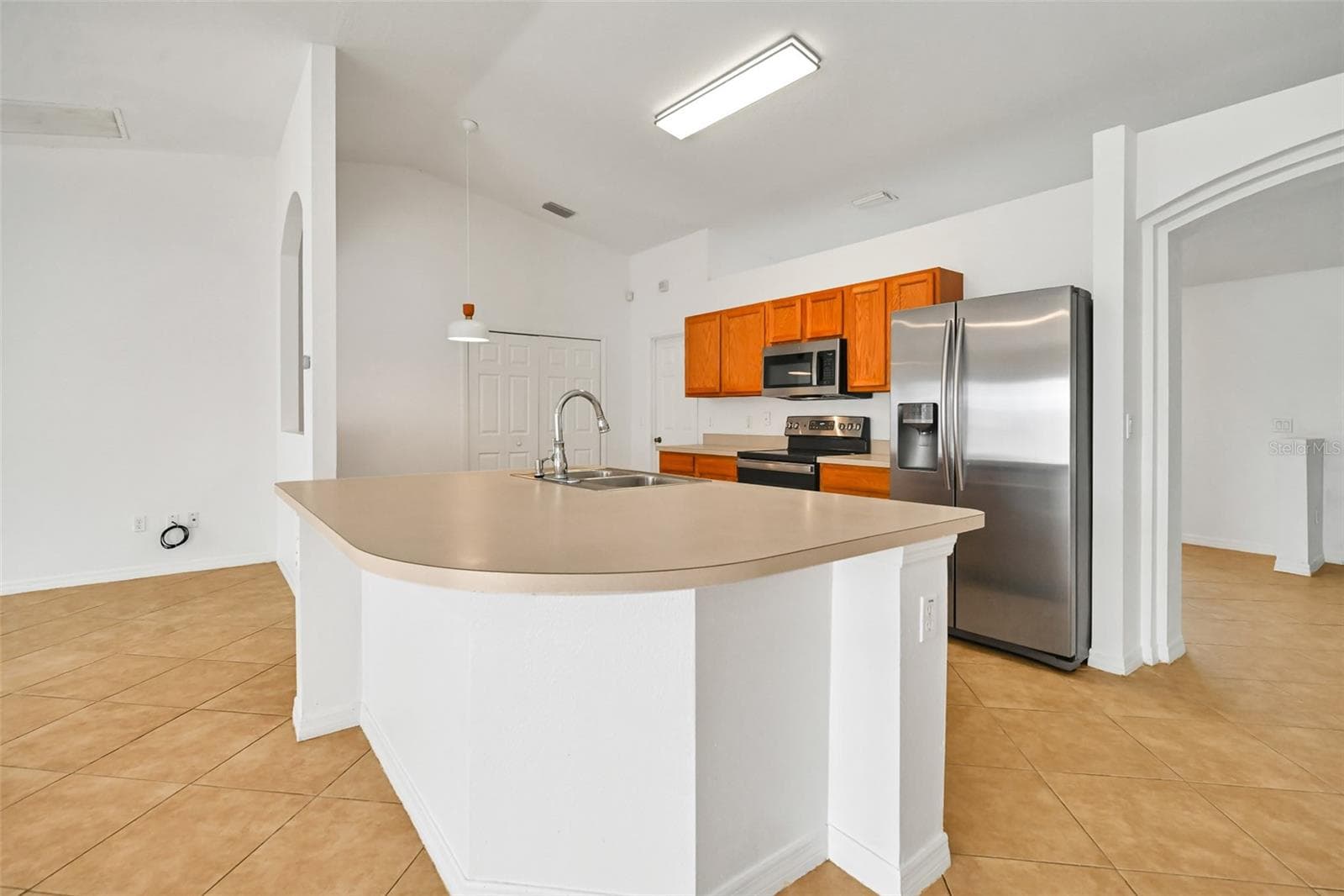 Single Family Residence at 18 JUNIPER LOOP DR, OCALA, photo 5 of 31