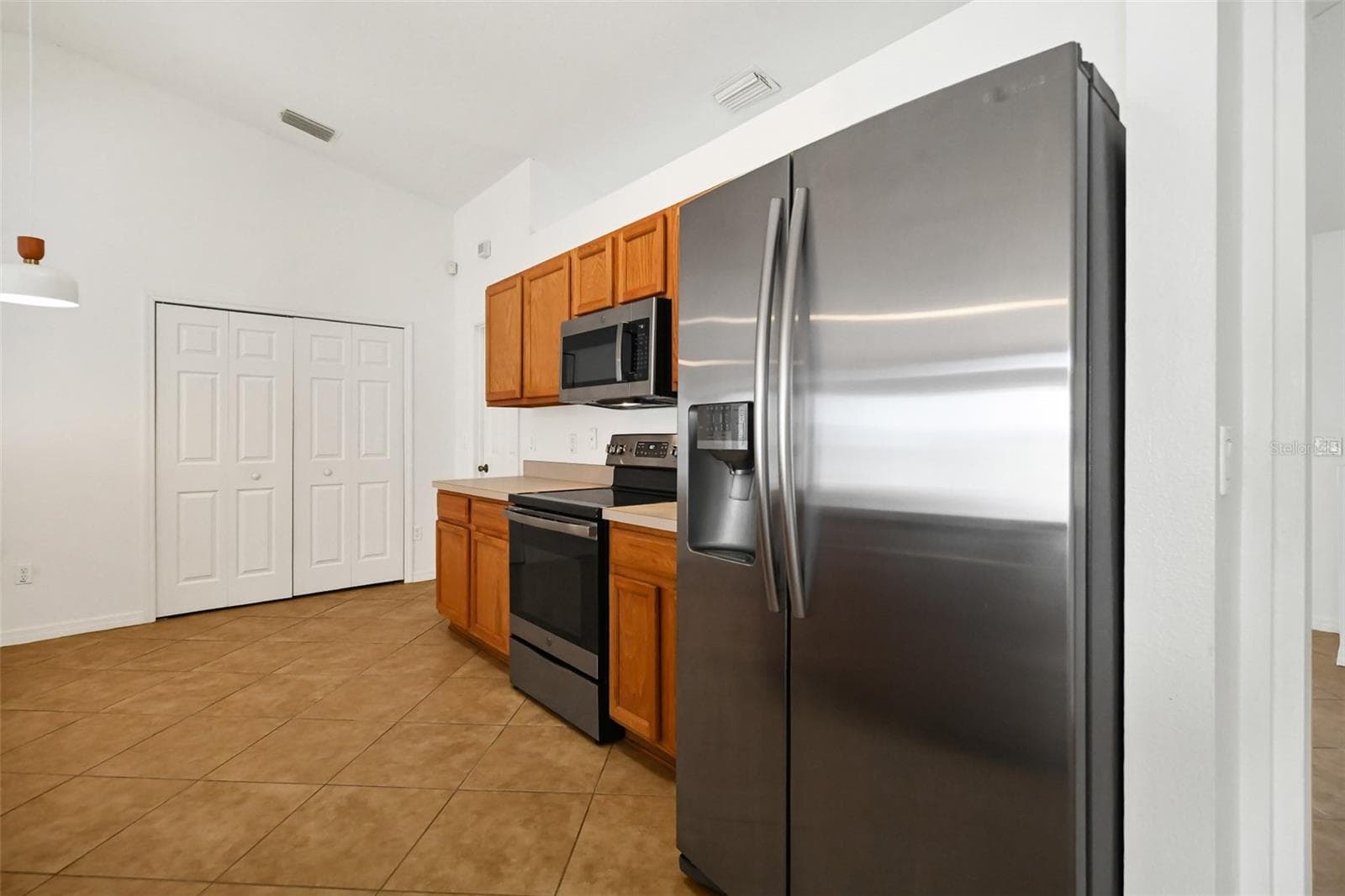 Single Family Residence at 18 JUNIPER LOOP DR, OCALA, photo 7 of 31