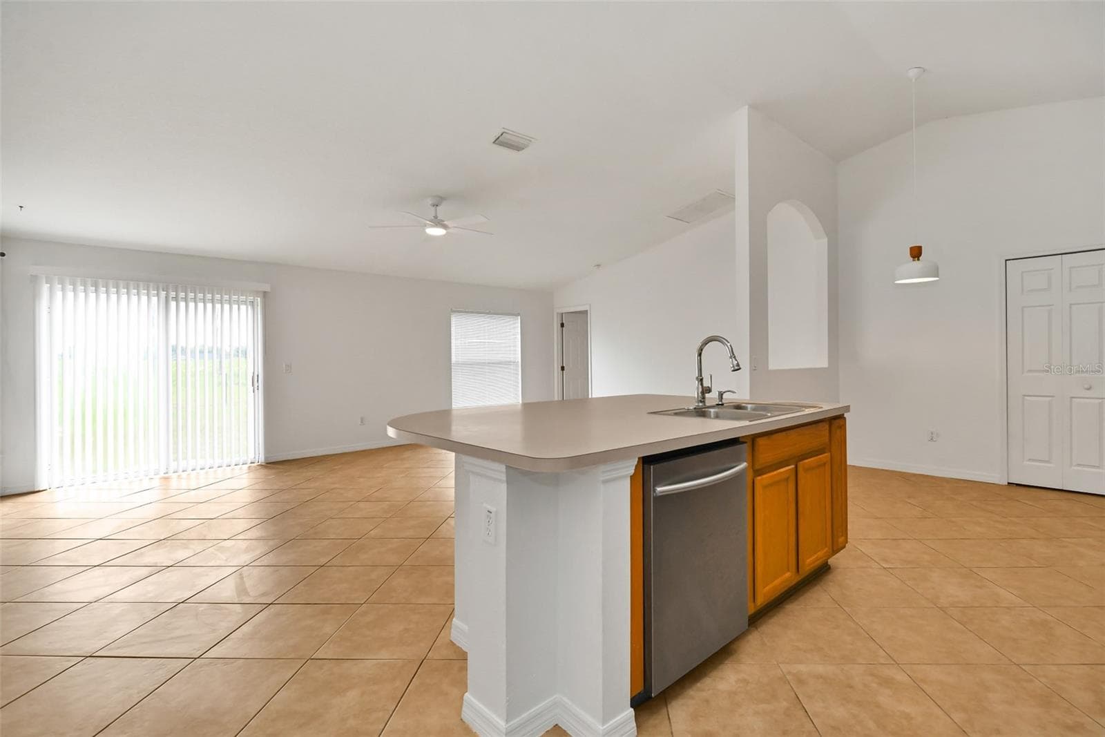 Single Family Residence at 18 JUNIPER LOOP DR, OCALA, photo 8 of 31
