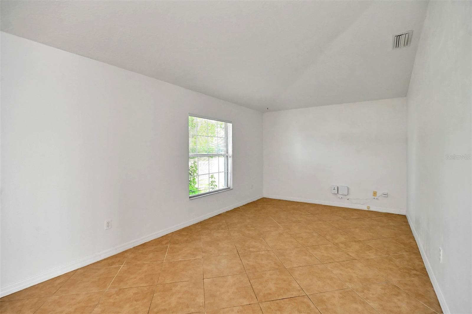 Single Family Residence at 18 JUNIPER LOOP DR, OCALA, photo 14 of 31