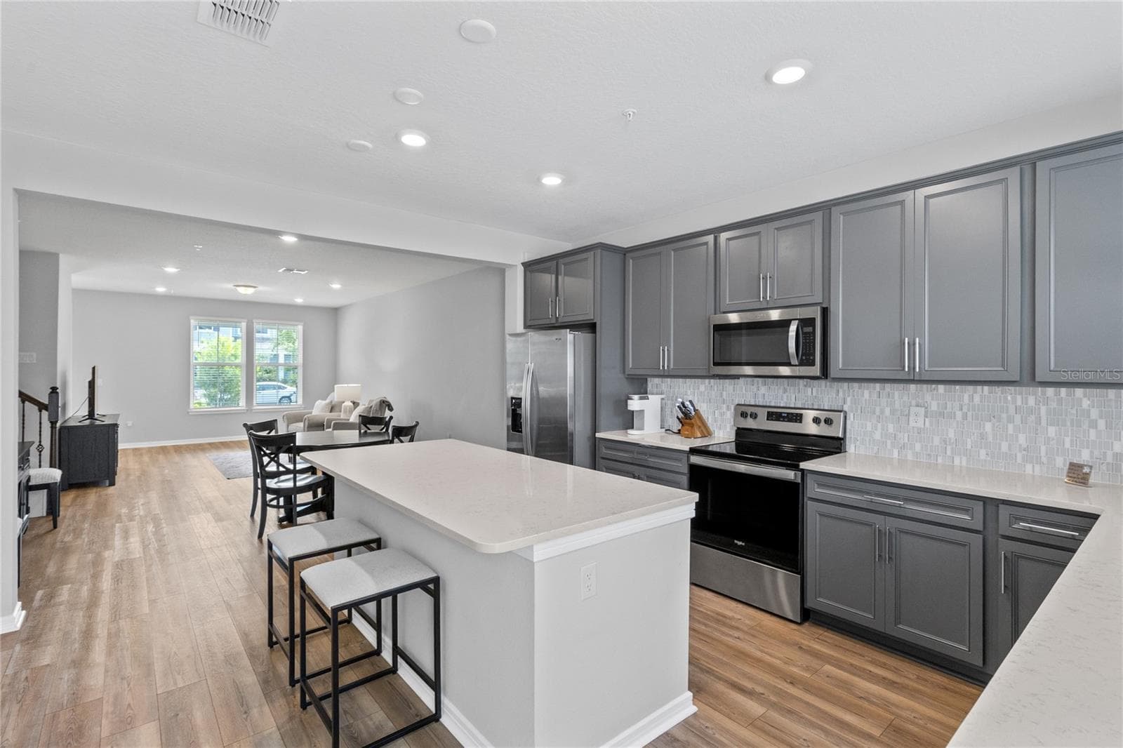 Townhouse at 14376 SAPELO BEACH DR, ORLANDO, photo 8 of 31