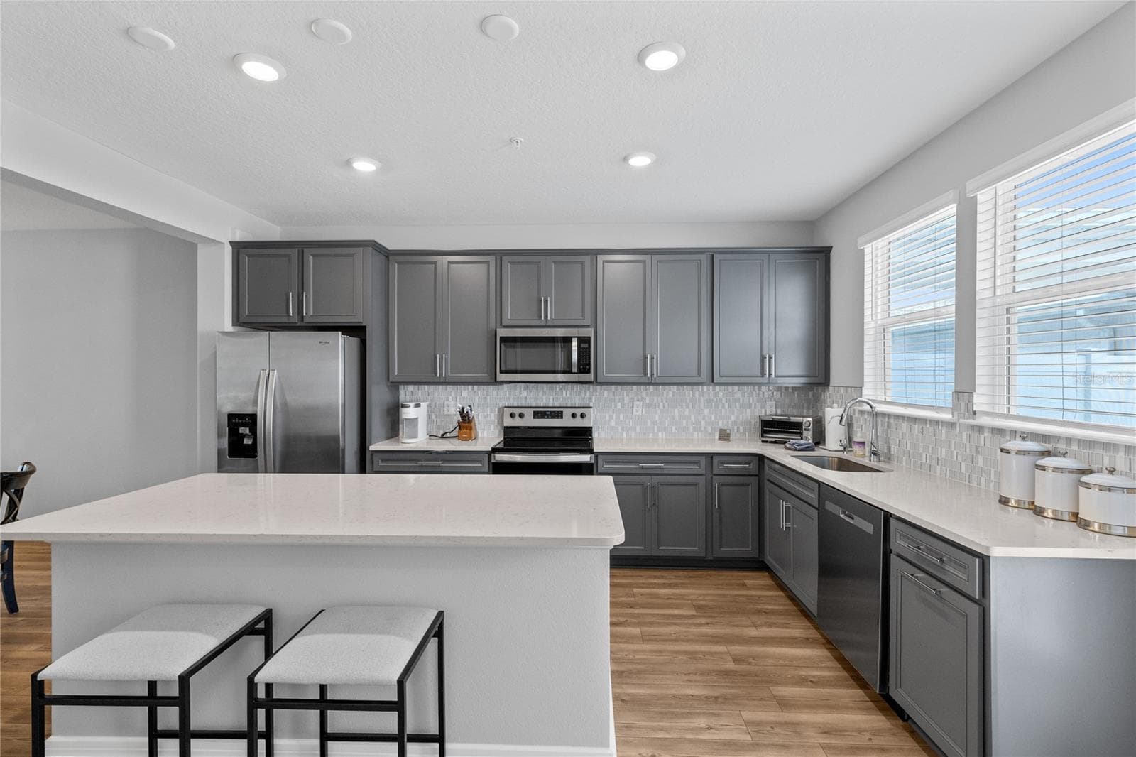 Townhouse at 14376 SAPELO BEACH DR, ORLANDO, photo 9 of 31