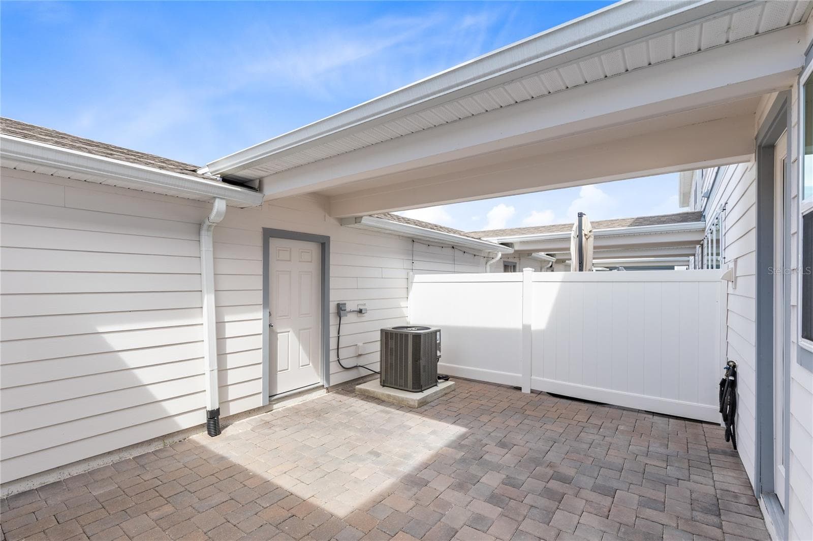 Townhouse at 14376 SAPELO BEACH DR, ORLANDO, photo 24 of 31