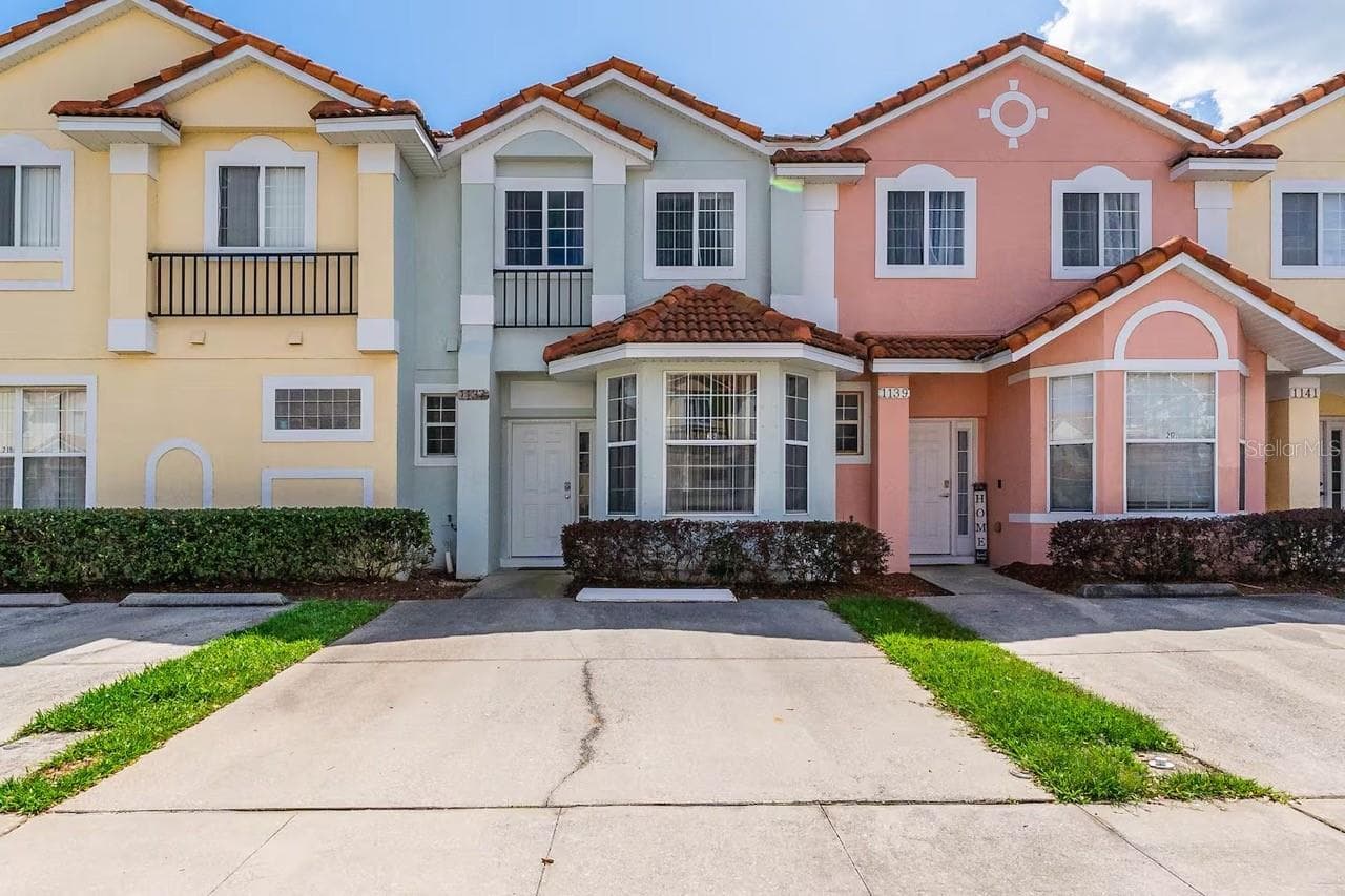 1137 S BEACH CIR