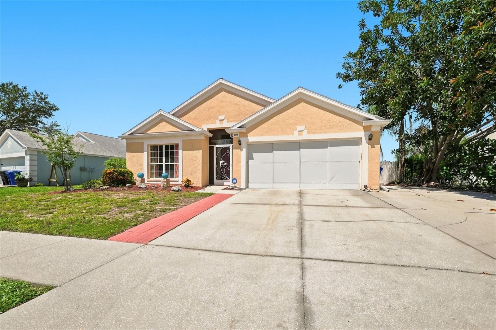 Single Family Residence at 207 LAKEWAY LN, APOLLO BEACH, photo 2 of 48