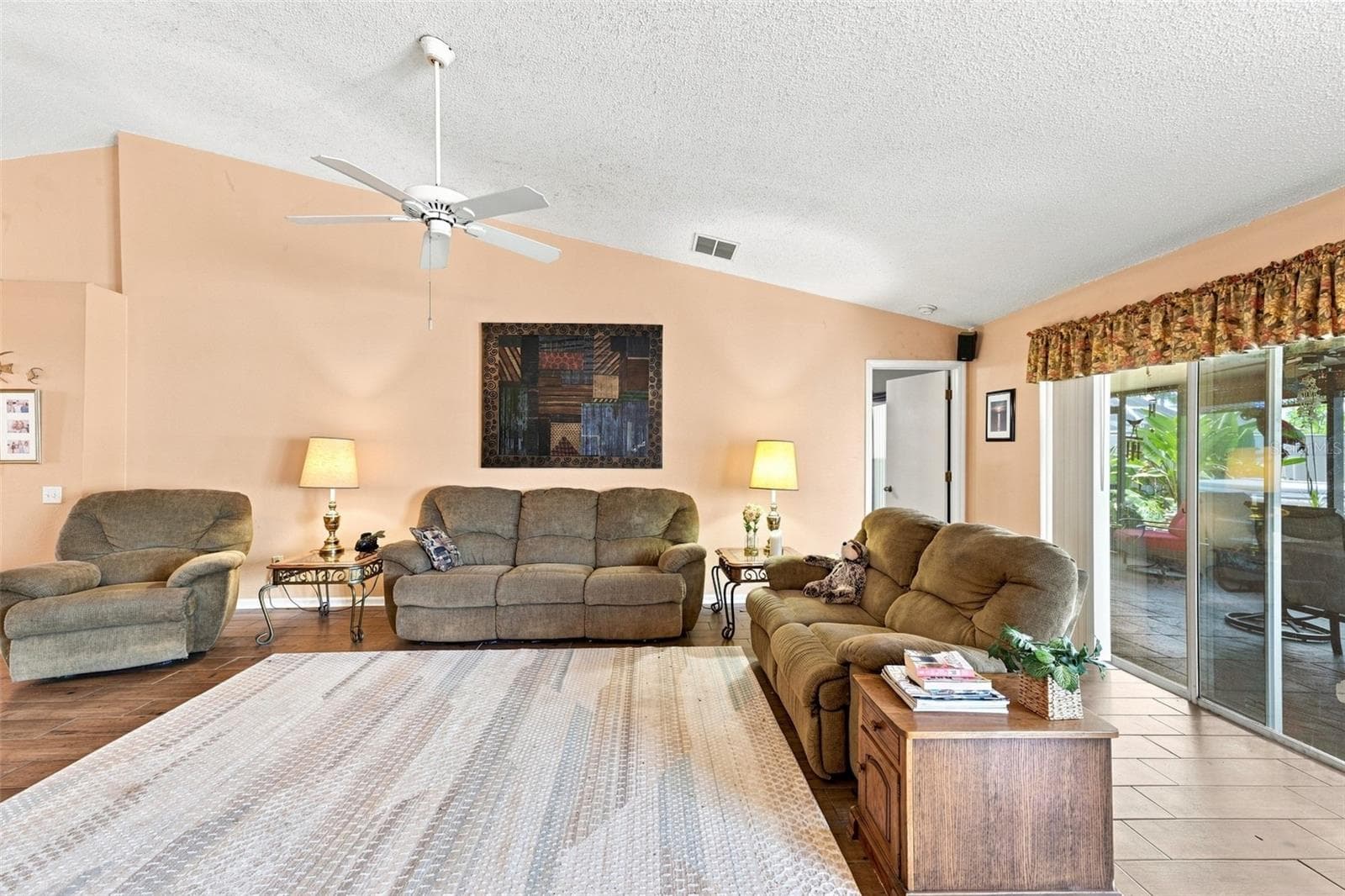 Single Family Residence at 207 LAKEWAY LN, APOLLO BEACH, photo 9 of 48