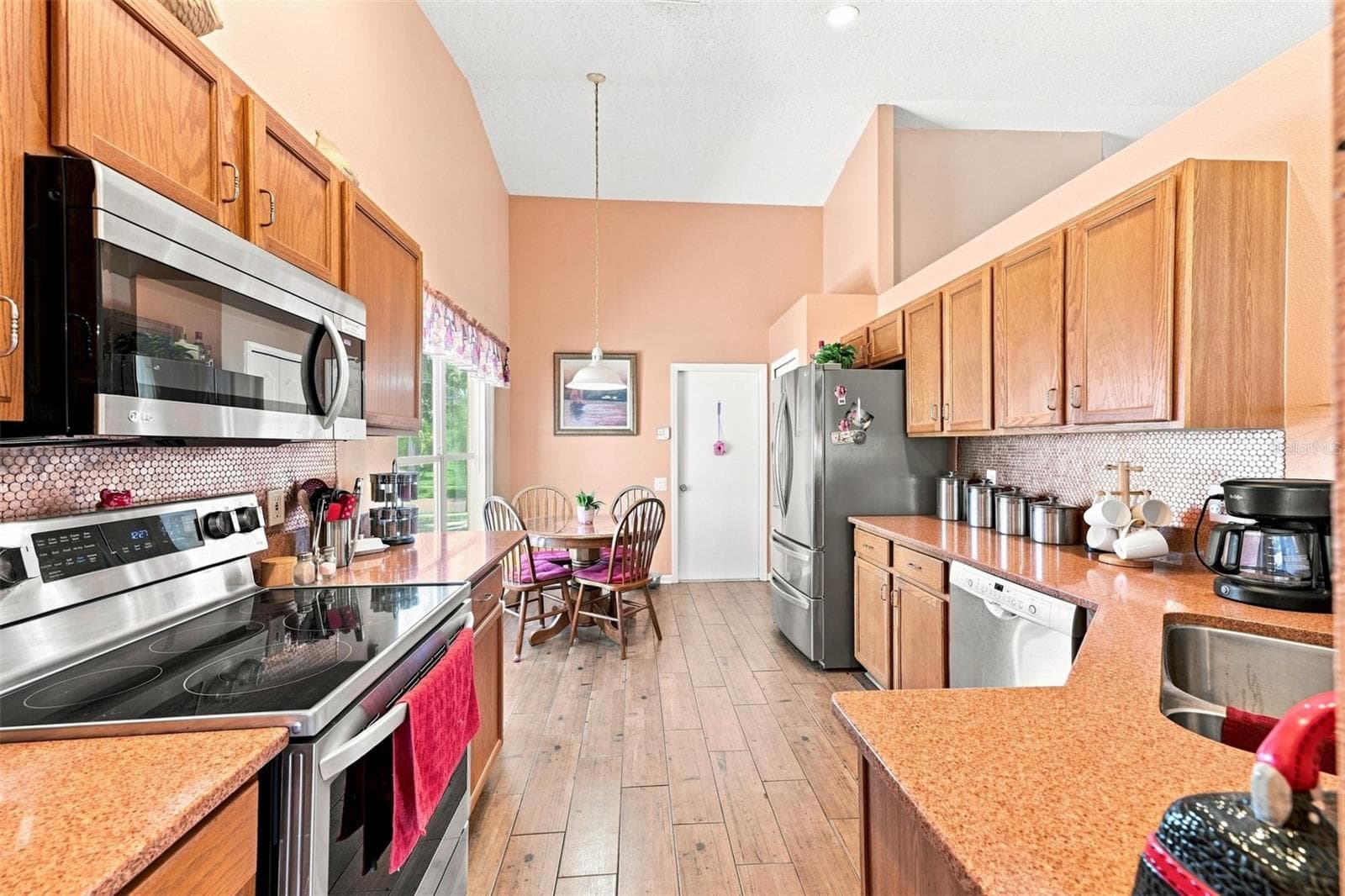 Single Family Residence at 207 LAKEWAY LN, APOLLO BEACH, photo 13 of 48