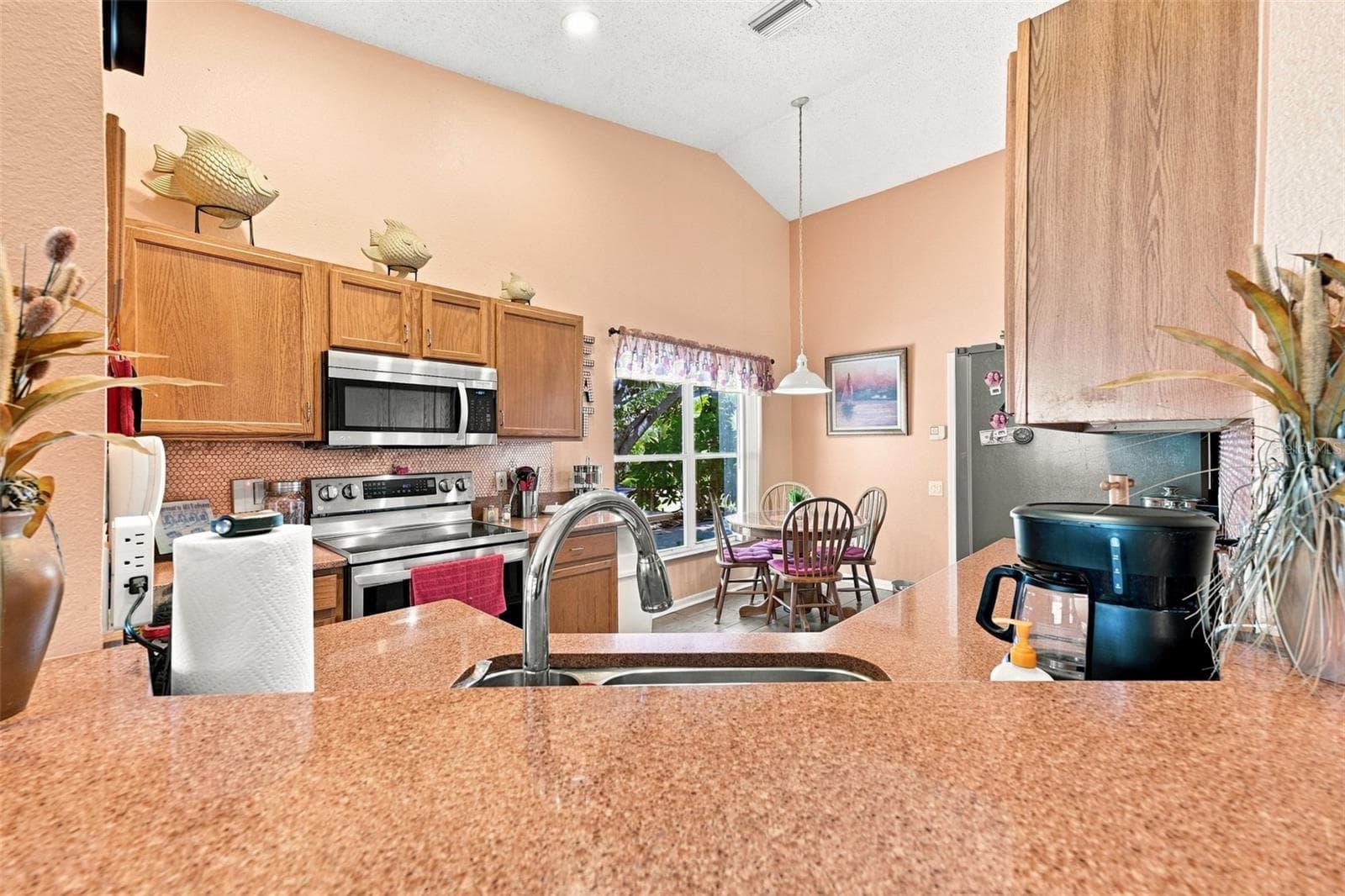 Single Family Residence at 207 LAKEWAY LN, APOLLO BEACH, photo 14 of 48