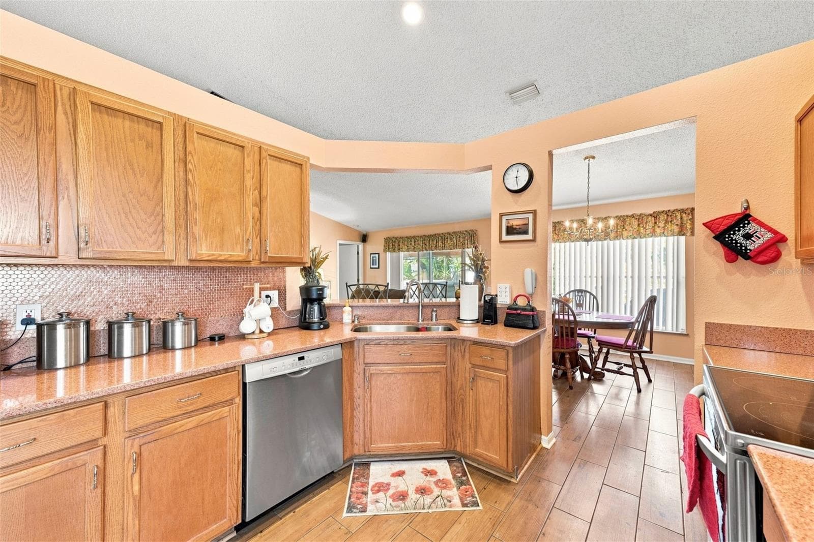 Single Family Residence at 207 LAKEWAY LN, APOLLO BEACH, photo 18 of 48