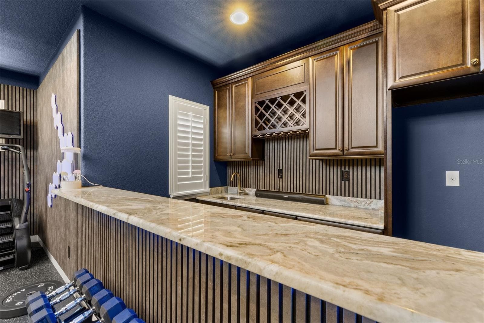 Bar in the gym - 5526 MARLEON DR, WINDERMERE