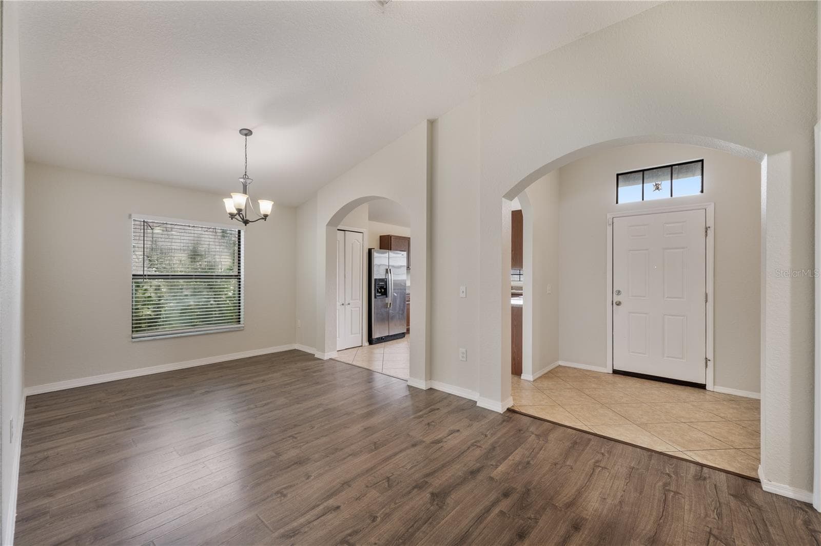 Single Family Residence at 7019 HEATHERBROOK DR, LAKELAND, photo 4 of 39