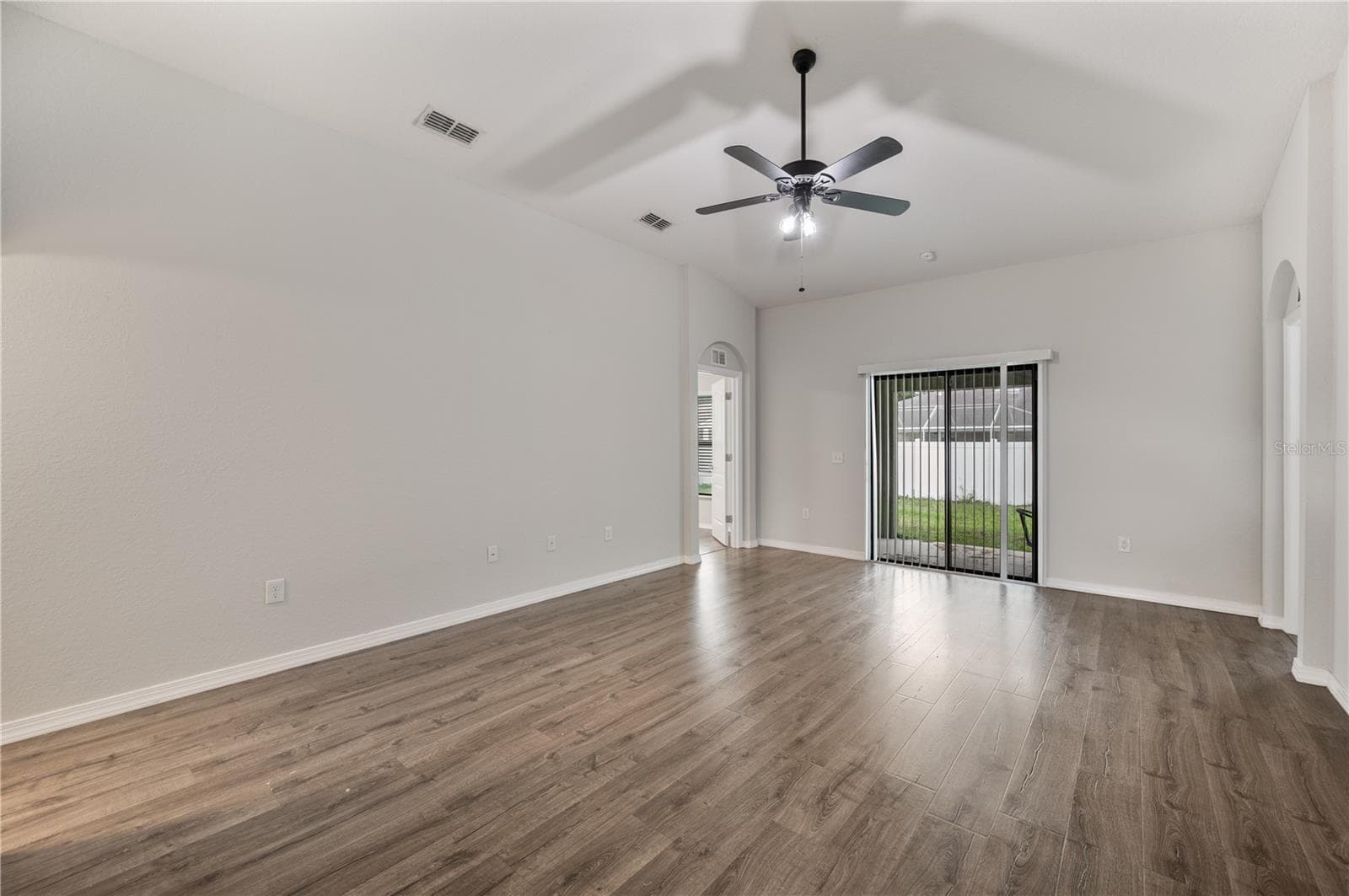 Single Family Residence at 7019 HEATHERBROOK DR, LAKELAND, photo 12 of 39