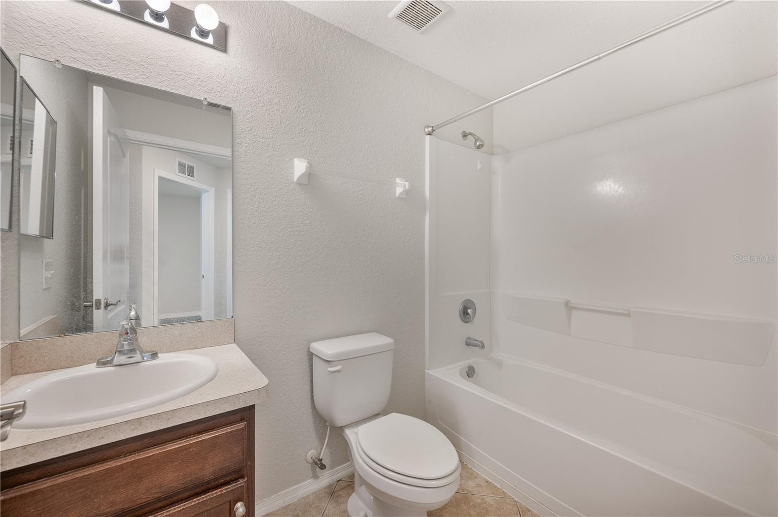Single Family Residence at 7019 HEATHERBROOK DR, LAKELAND, photo 31 of 39